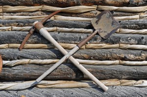 03-08-00-Miner-pick-and-shovel-pickaxe-1024x681